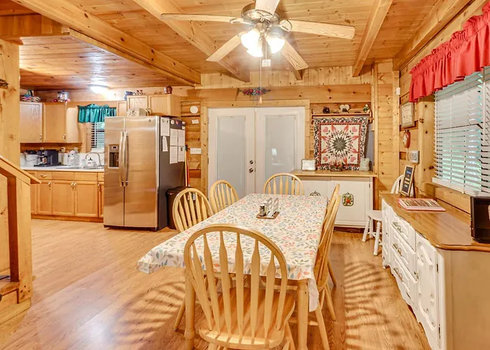 Cozy Tellico Plains Cabin With Large Mountain Creek!