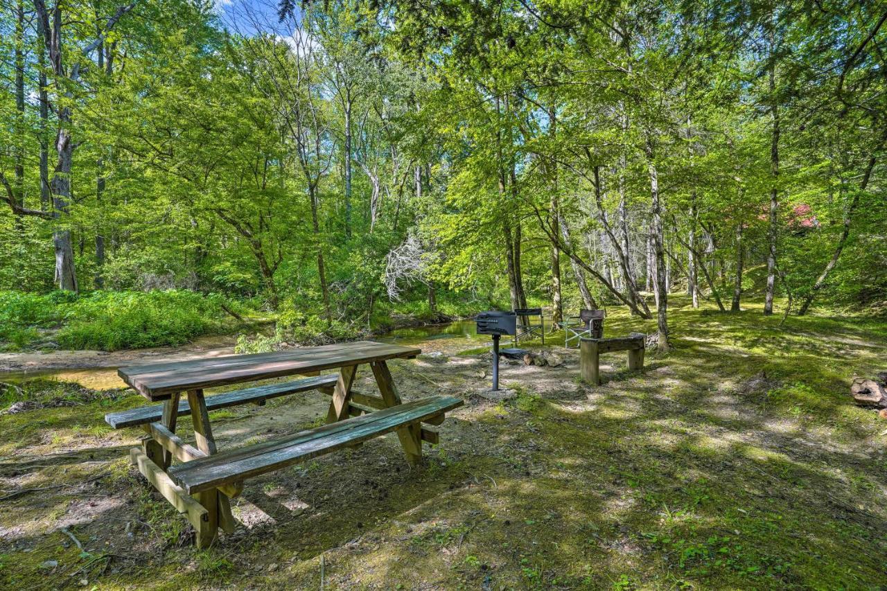 Hébergement de vacances Cozy With Large Mountain Creek! Tellico Plains