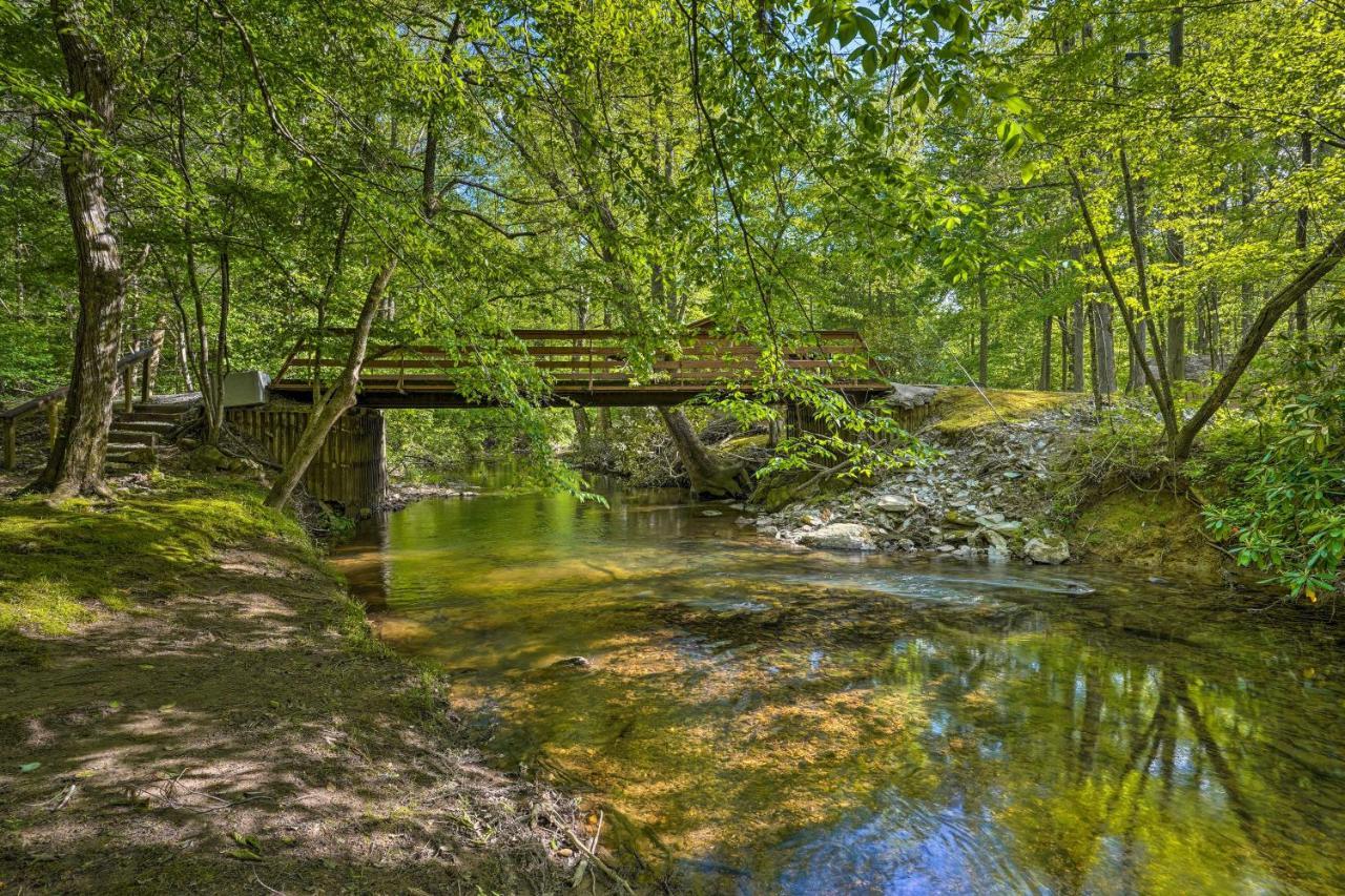 Cozy With Large Mountain Creek! Tellico Plains