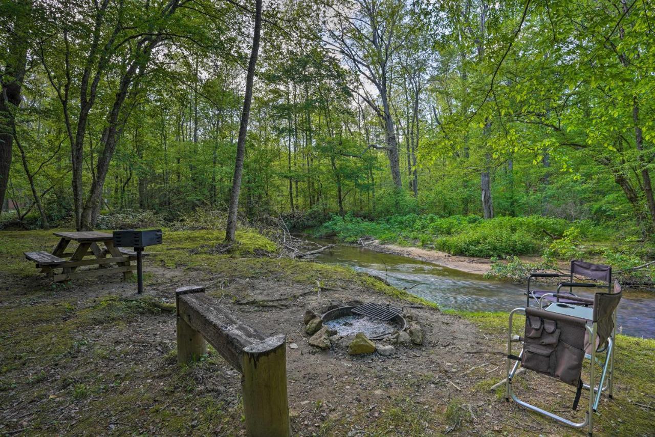 Hébergement de vacances Cozy With Large Mountain Creek! Tellico Plains