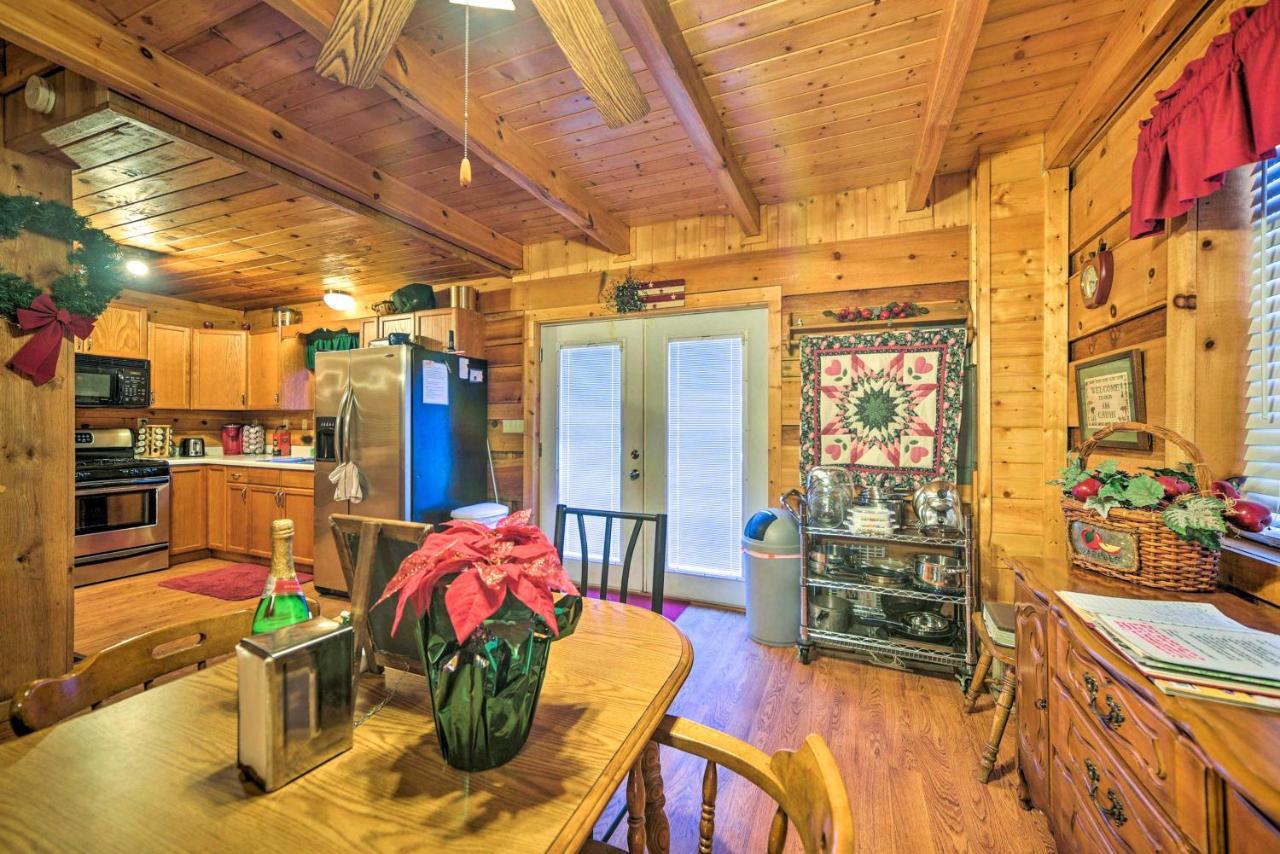Cozy With Large Mountain Creek! *