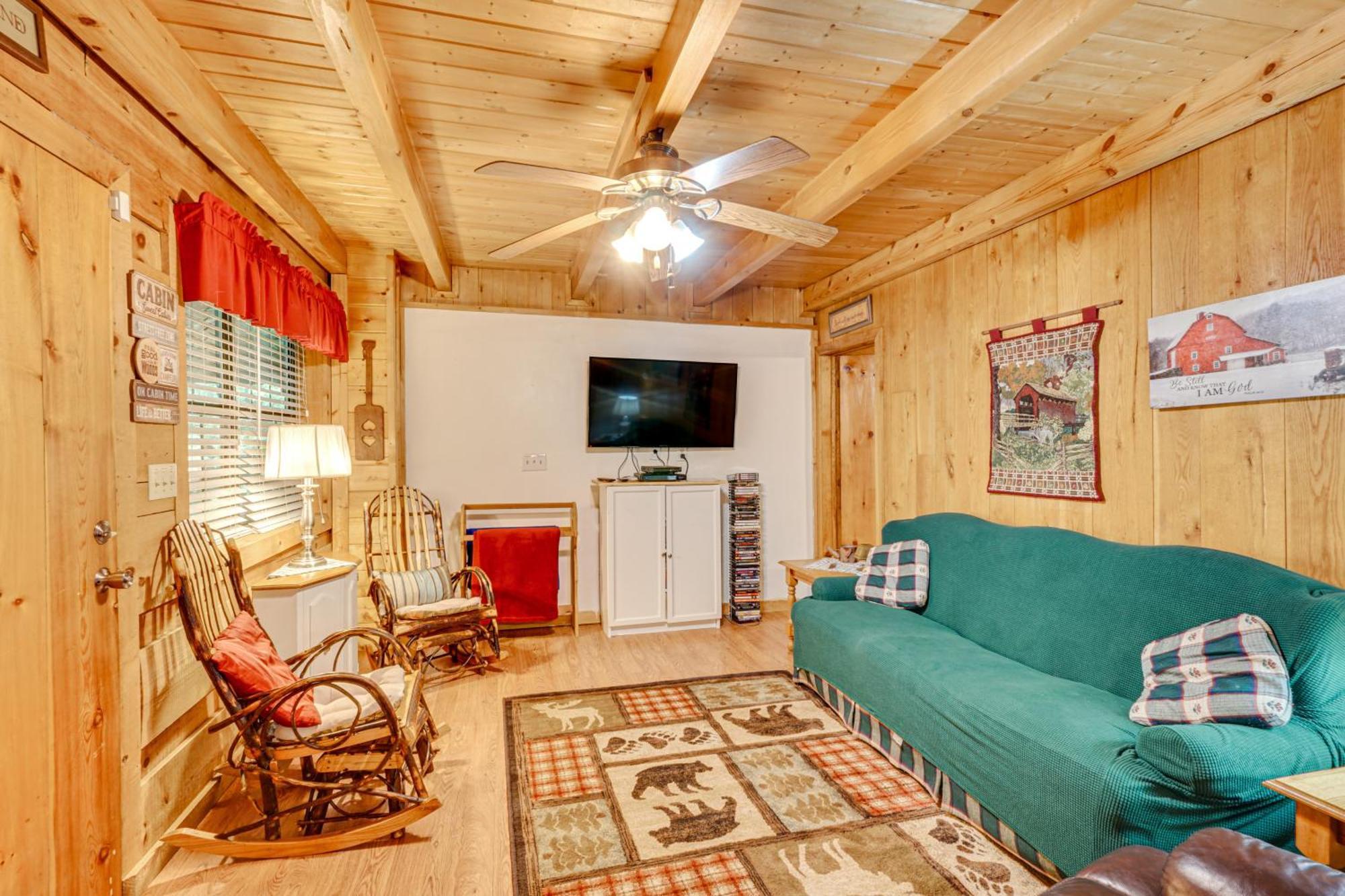 Cozy With Large Mountain Creek! * Tellico Plains