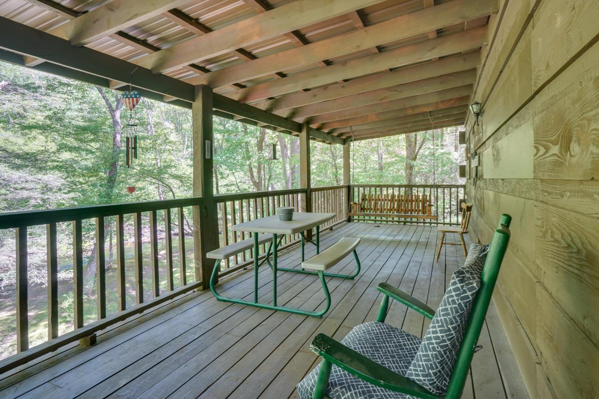 Cozy With Large Mountain Creek! * Tellico Plains