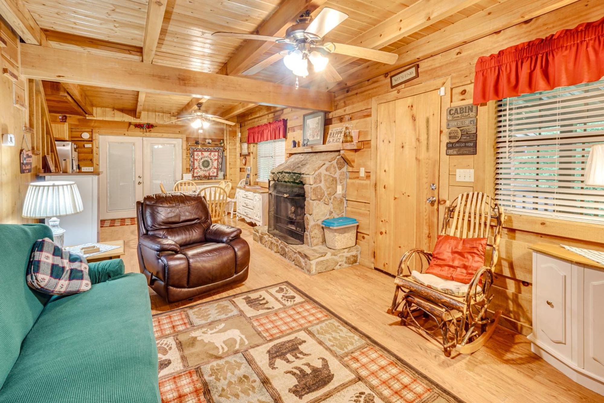 Cozy With Large Mountain Creek! Tellico Plains